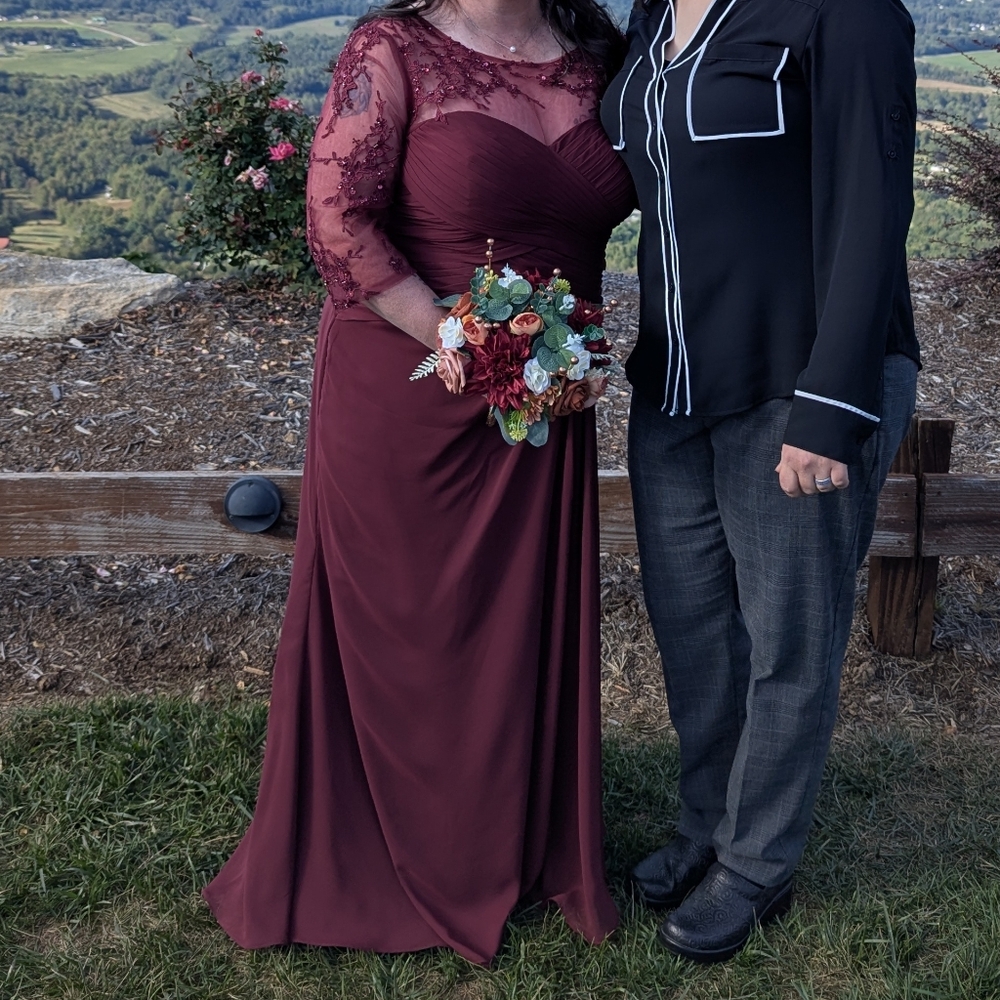 JJS HOUSE Burgundy Mother Of The Bride Or Bridesmaid's Dress With Lace Trim
